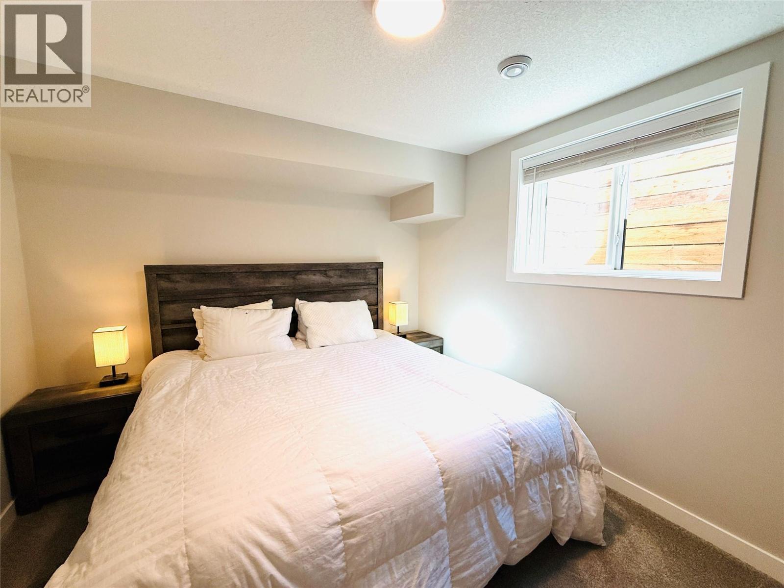 #2 4883 Stanley Street - Image 27