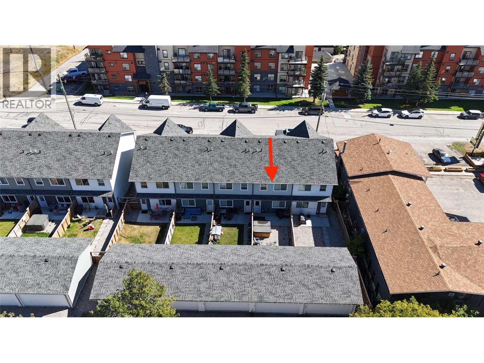 #2 4883 Stanley Street - 38
