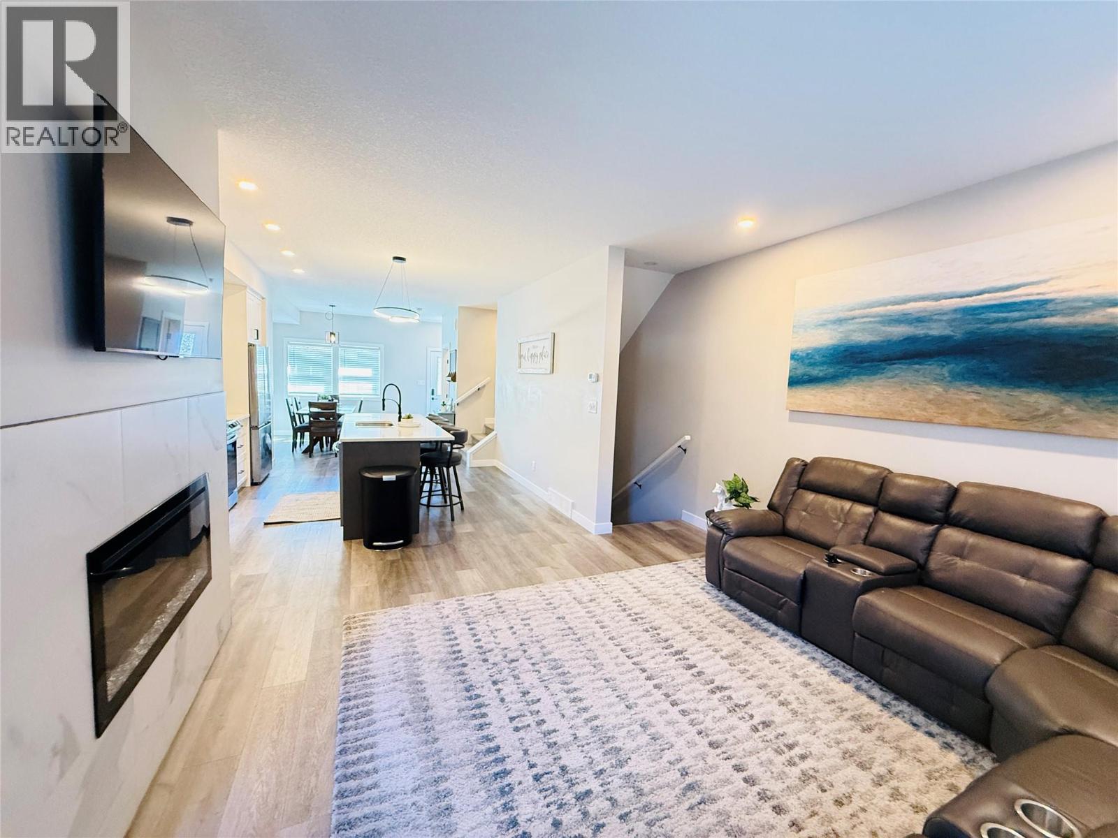 #2 4883 Stanley Street - Image 13