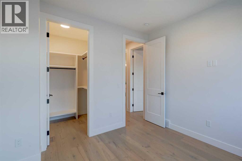 2042 56 Avenue SW - Image 22