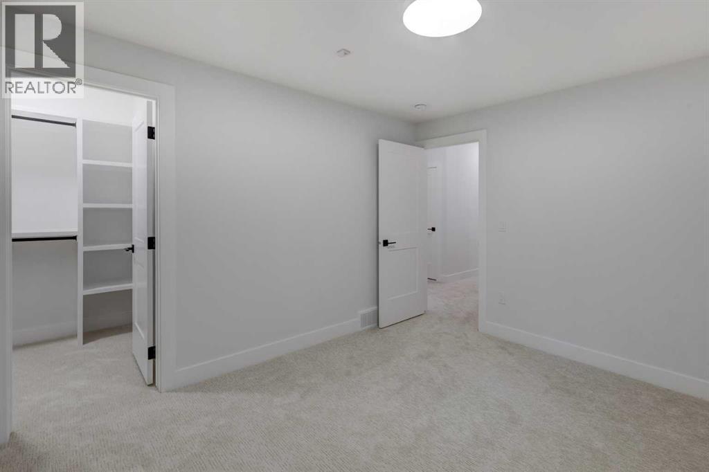 2042 56 Avenue SW - Image 35