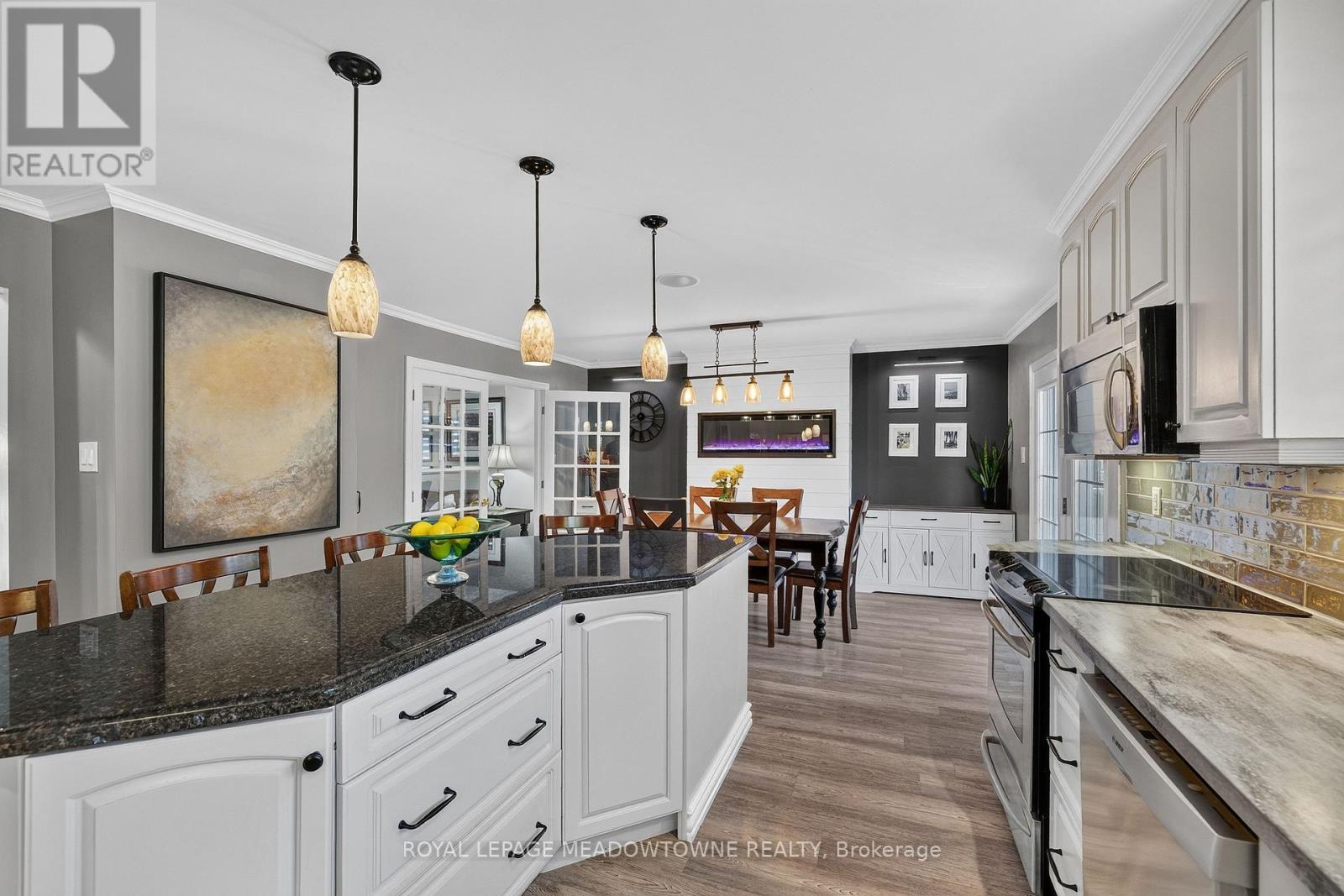 30 METCALFE COURT - 13