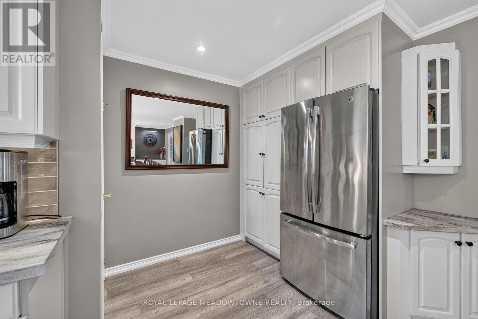30 METCALFE COURT - 15