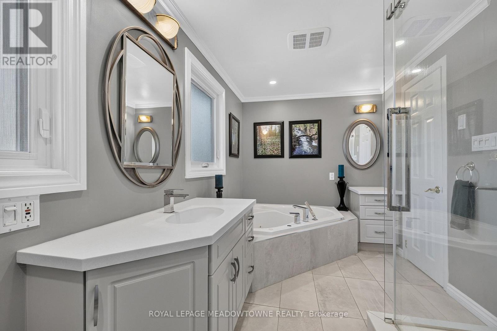 30 METCALFE COURT - 20