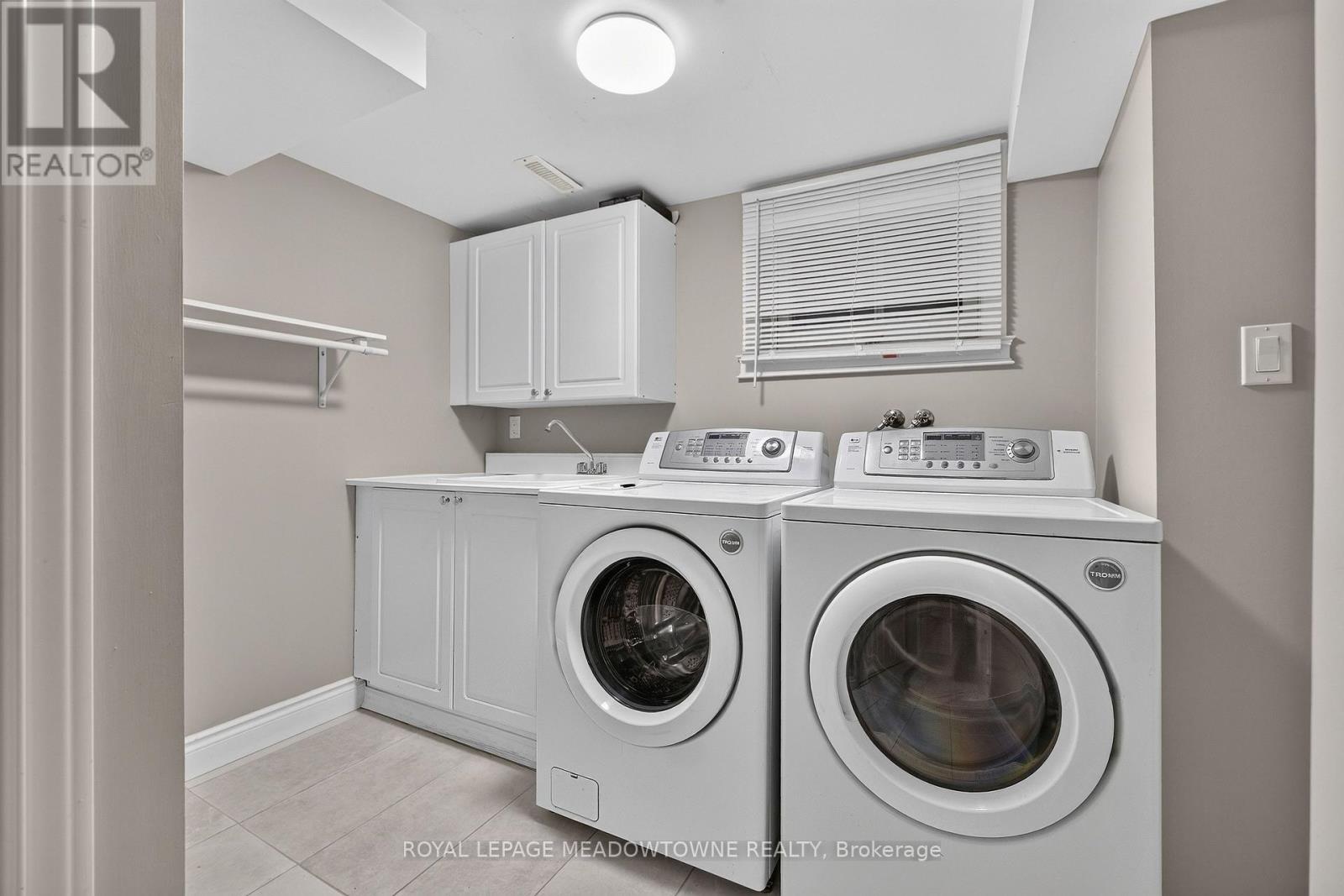 30 METCALFE COURT - 26