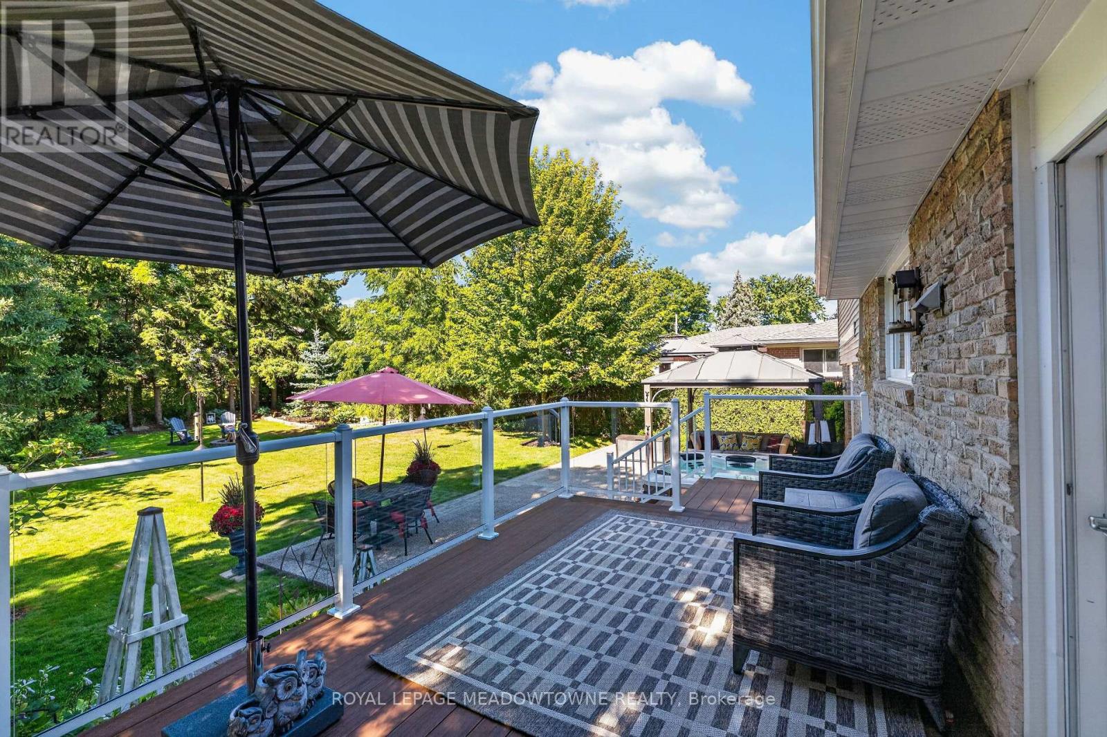 30 METCALFE COURT - 33