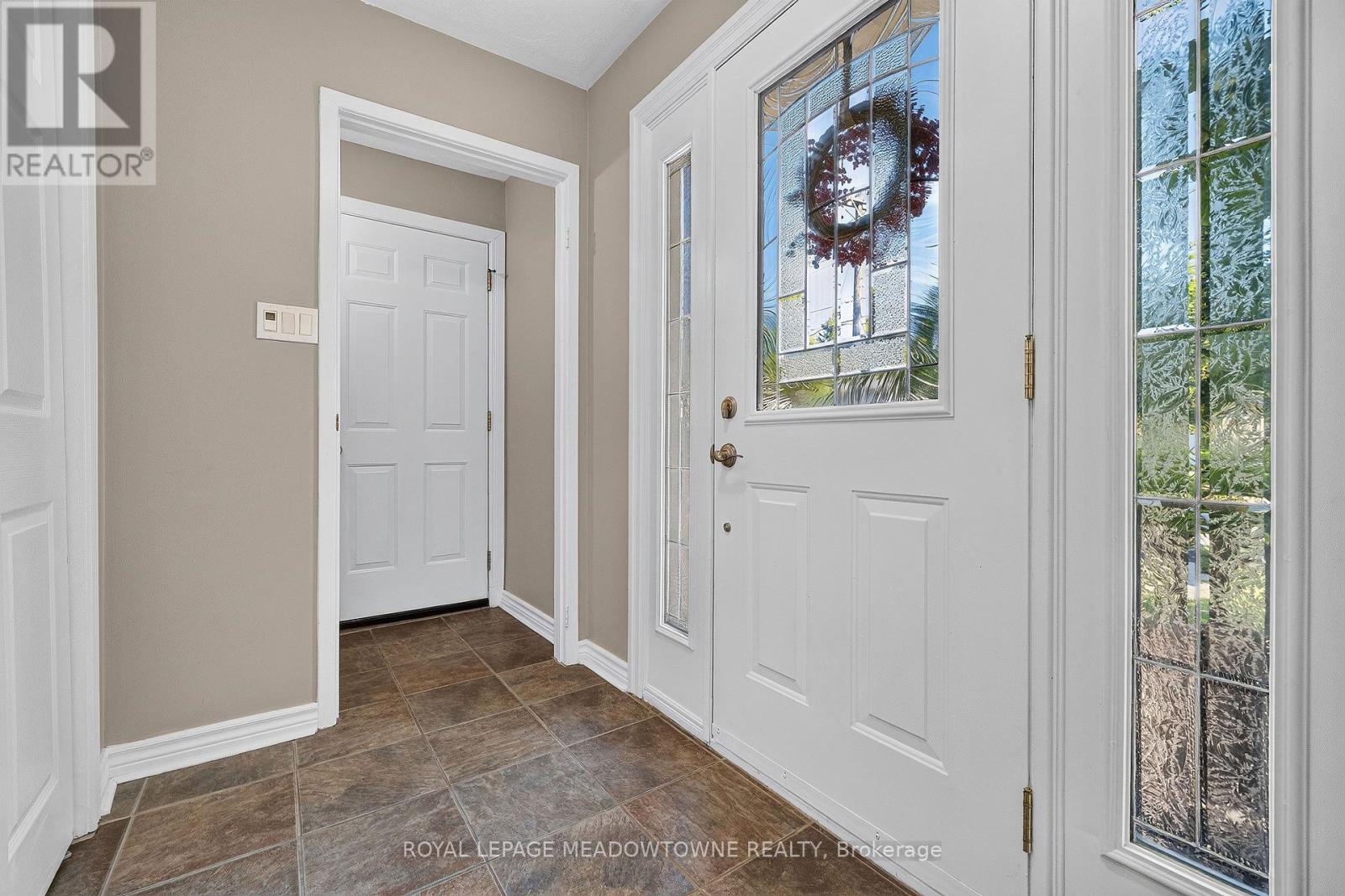 30 METCALFE COURT - 5