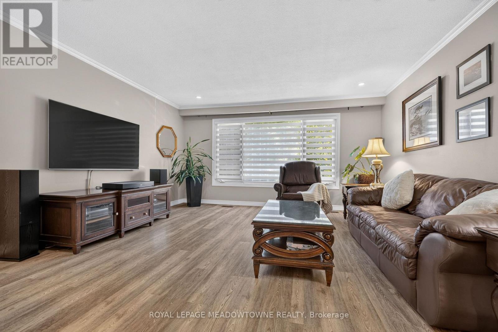 30 METCALFE COURT - 6
