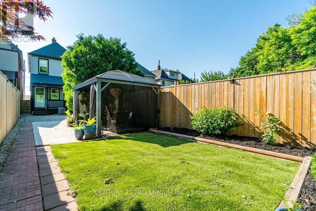 20 DICKSON AVENUE - 28