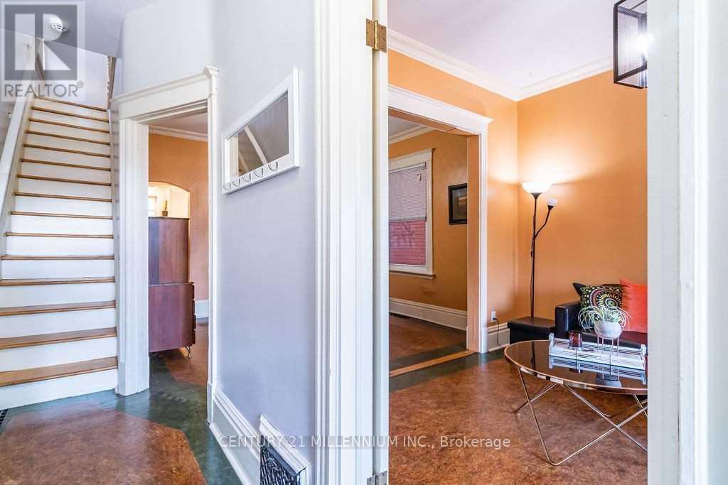 20 DICKSON AVENUE - 4