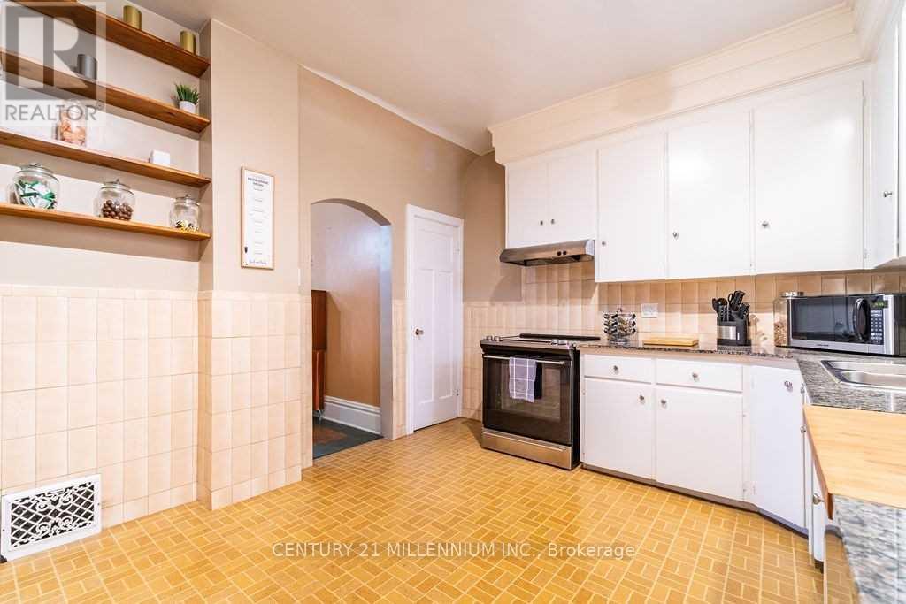 20 DICKSON AVENUE - 7