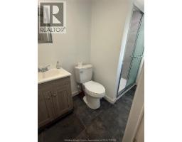 81 Robinson, Leamington, ON N8H1Z2 Photo 10