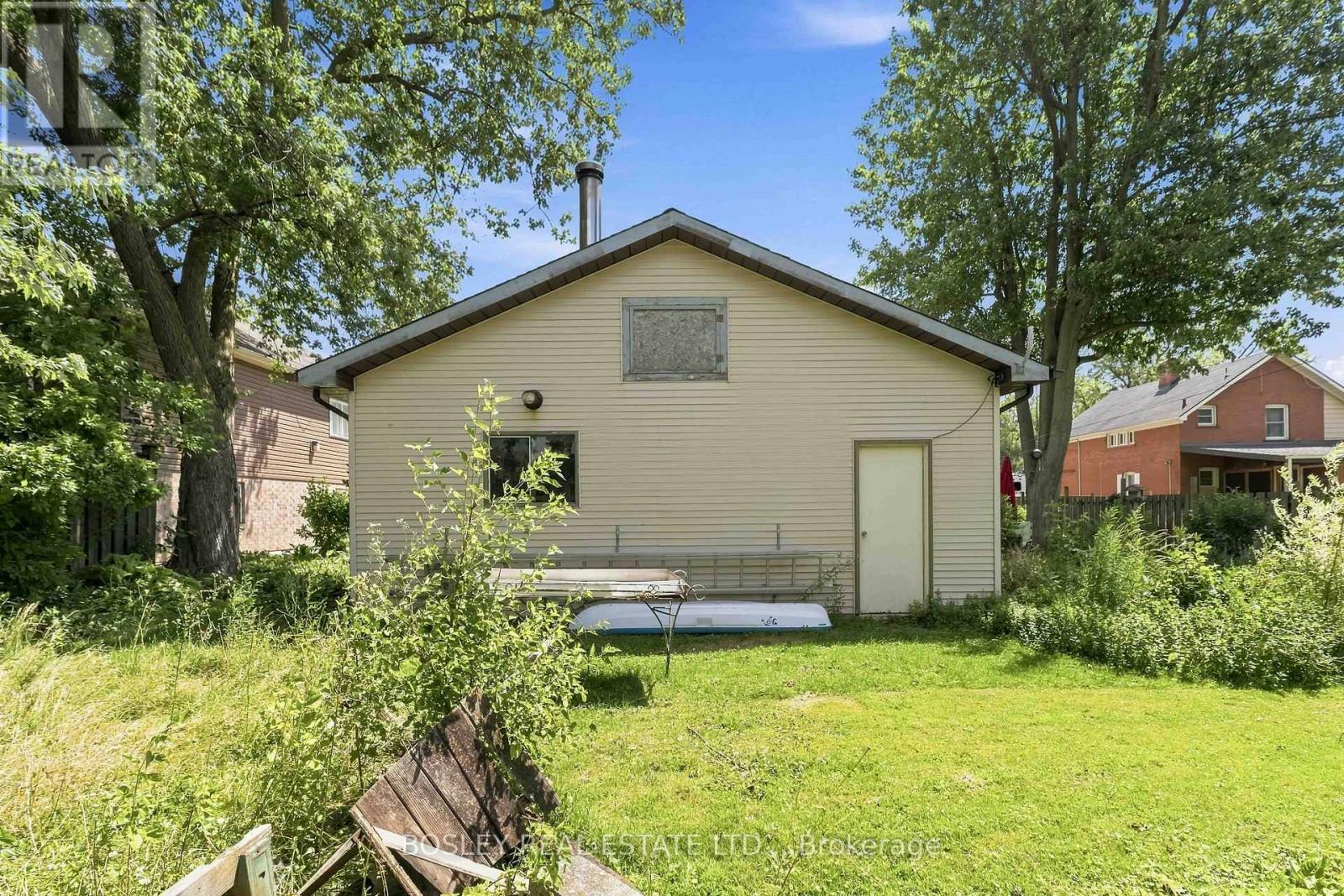 99 WELLAND STREET N - 43