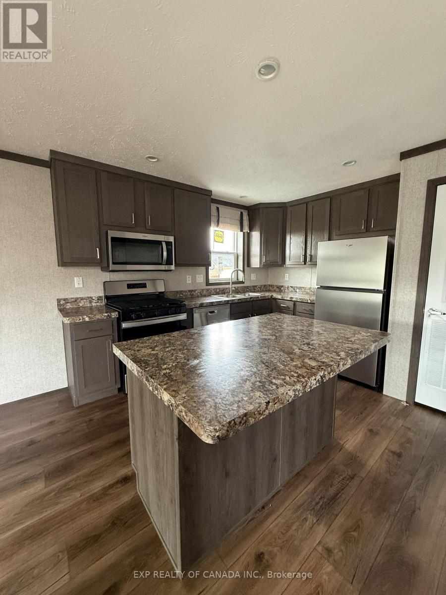 190 REMI CRESCENT - 3