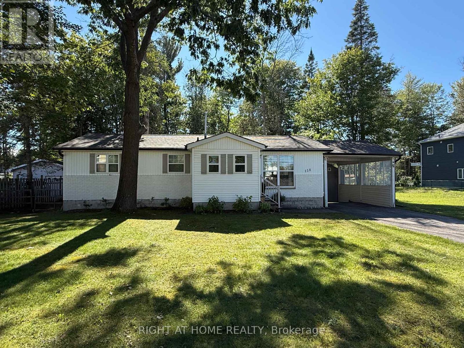 158 ZOO PARK ROAD - 1