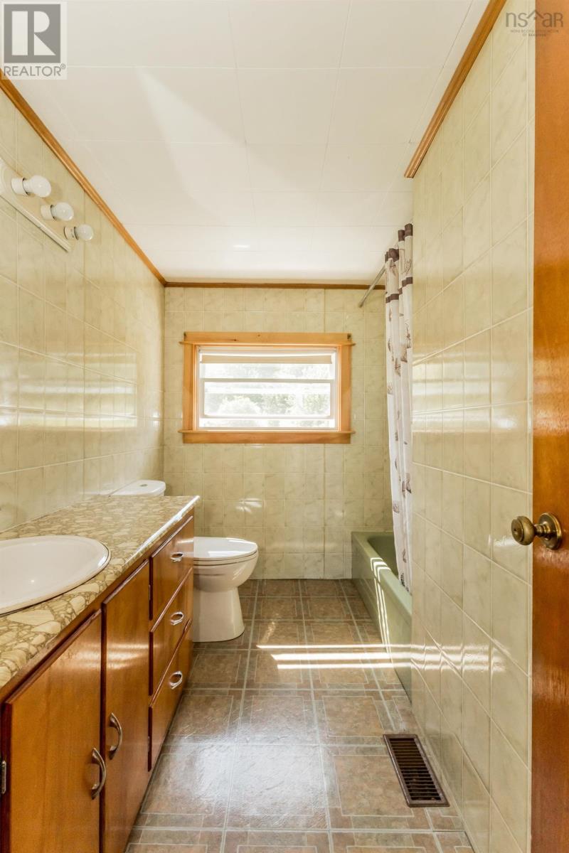 3934 Shore Road W - 16