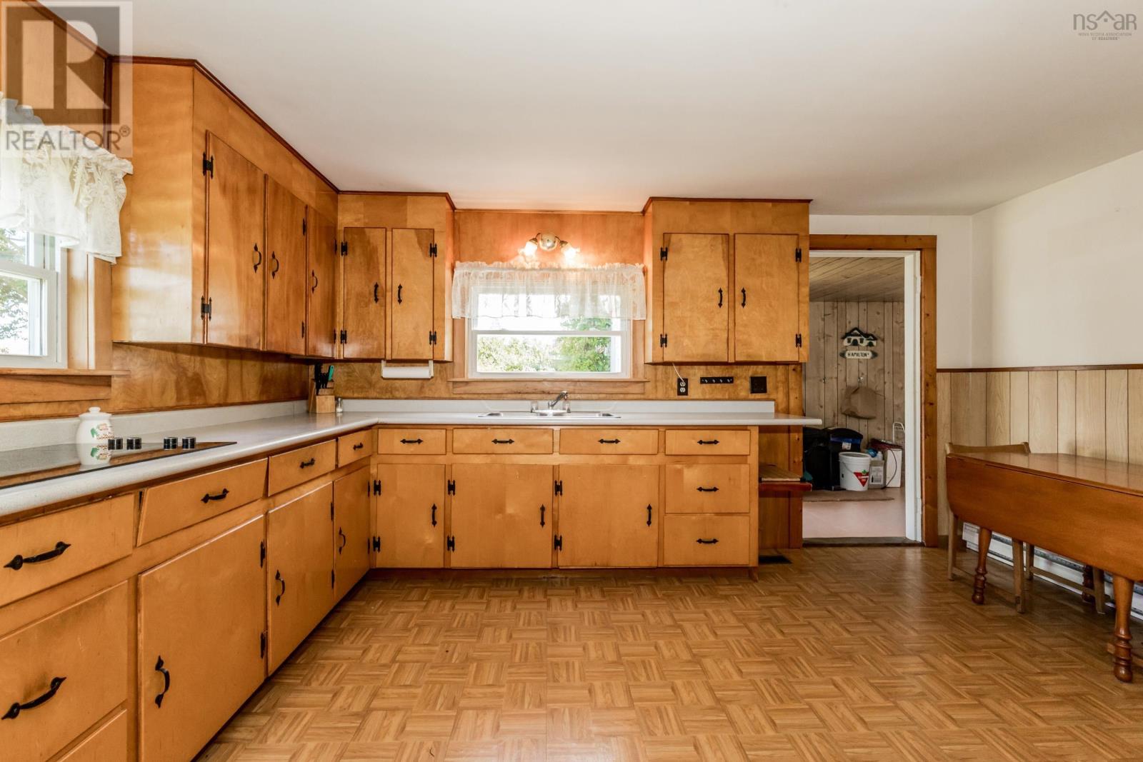 3934 Shore Road W - Image 4