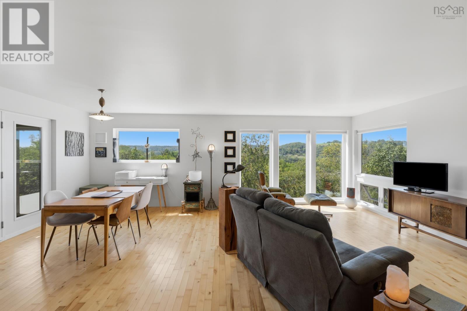 421 Chute Road - Image 4