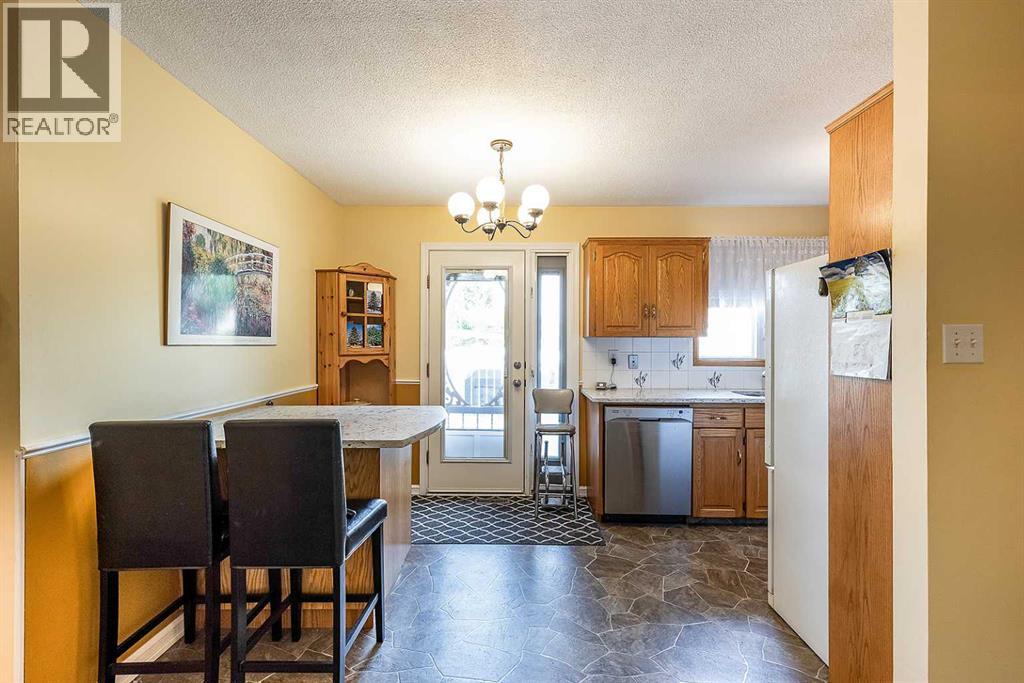 2546 22 Avenue SE - Image 12
