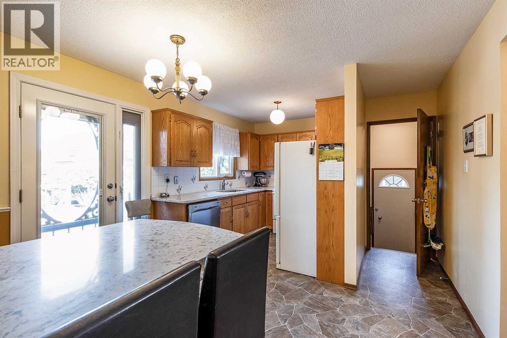 2546 22 Avenue SE - Image 13