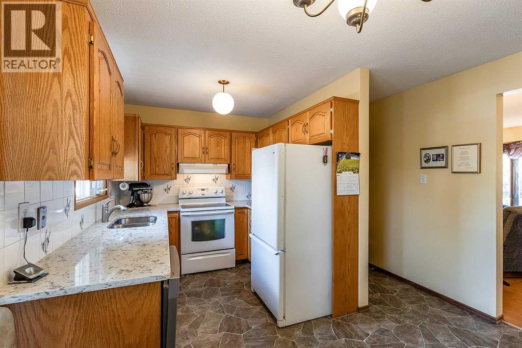 2546 22 Avenue SE - Image 14