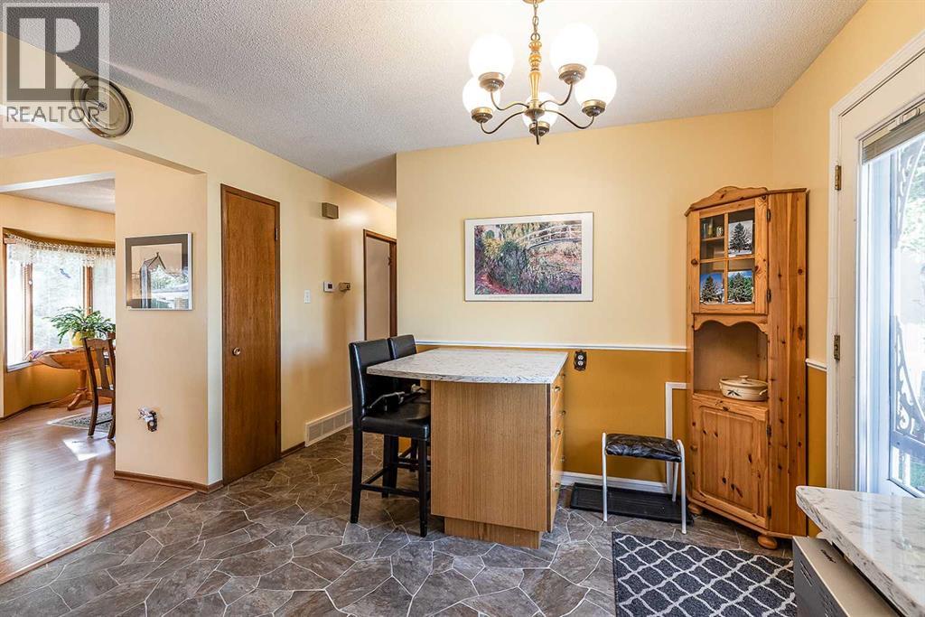2546 22 Avenue SE - Image 17