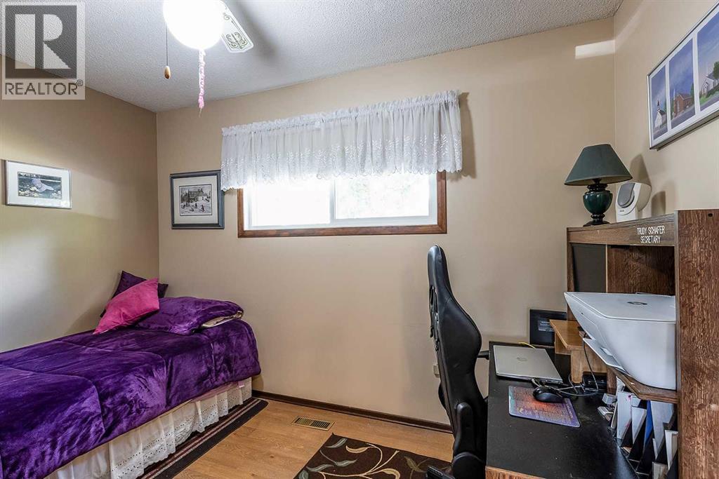 2546 22 Avenue SE - Image 21