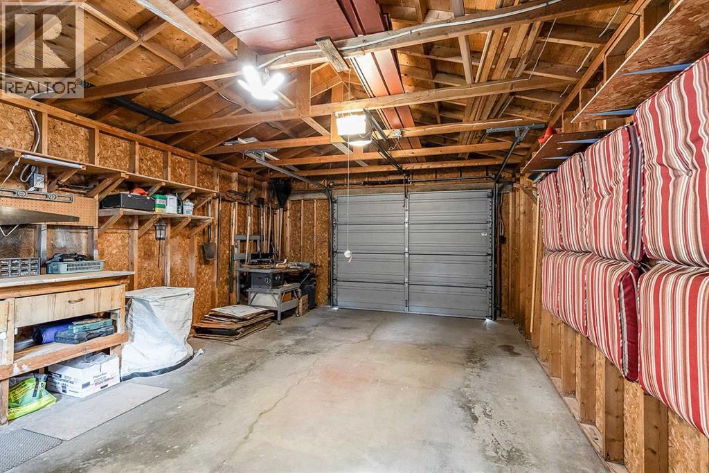2546 22 Avenue SE - Image 32