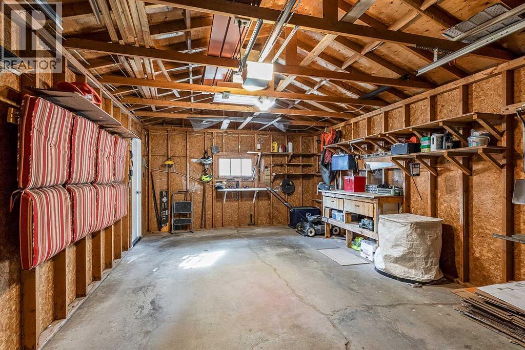 2546 22 Avenue SE - Image 33