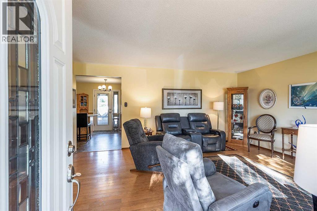 2546 22 Avenue SE - Image 4