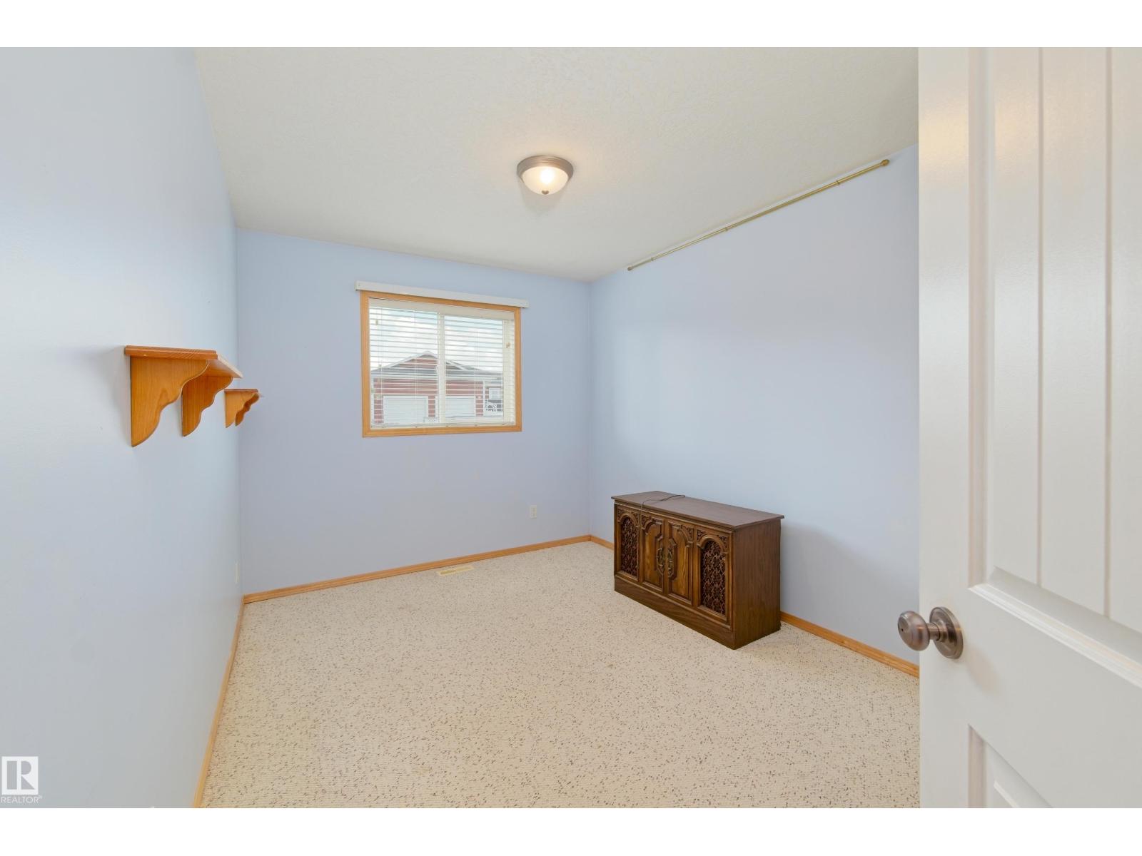 5913 52 Avenue - 25