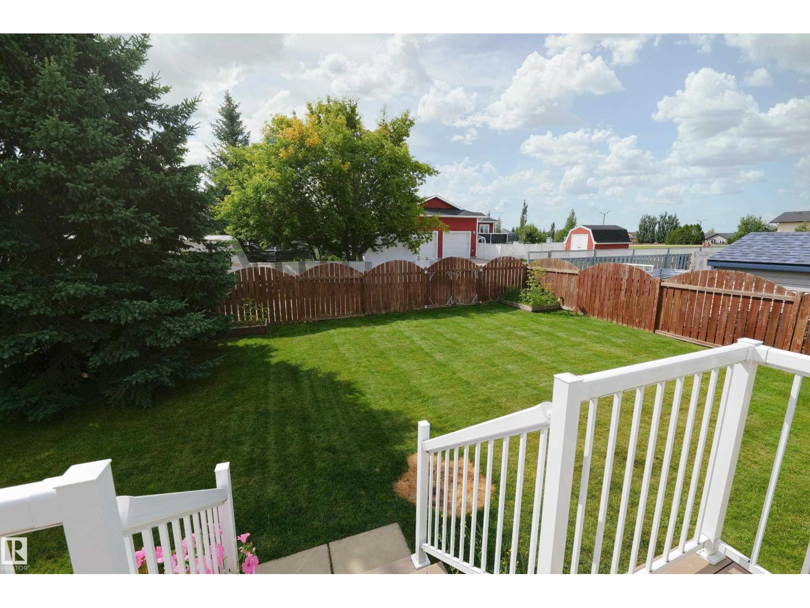5913 52 Avenue - 5
