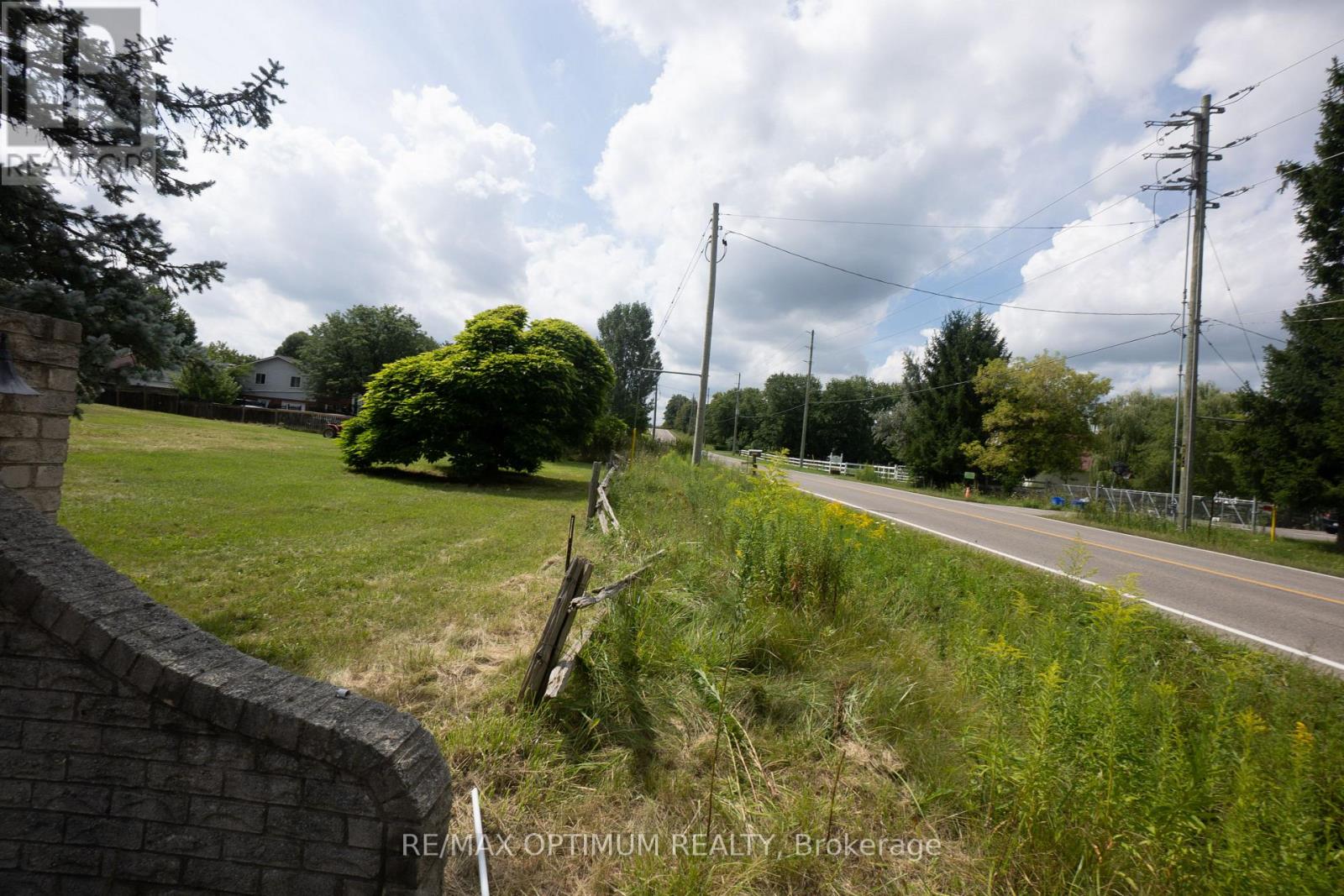 11900 5 SIDE ROAD - 11