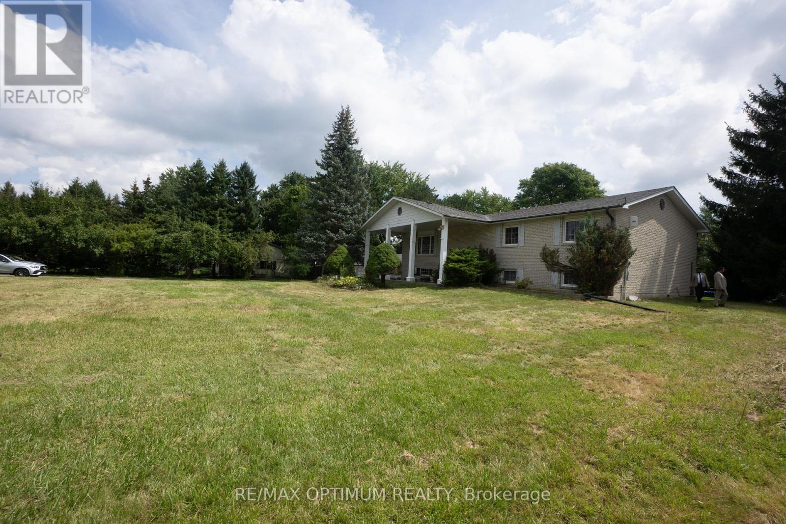 11900 5 SIDE ROAD - 3