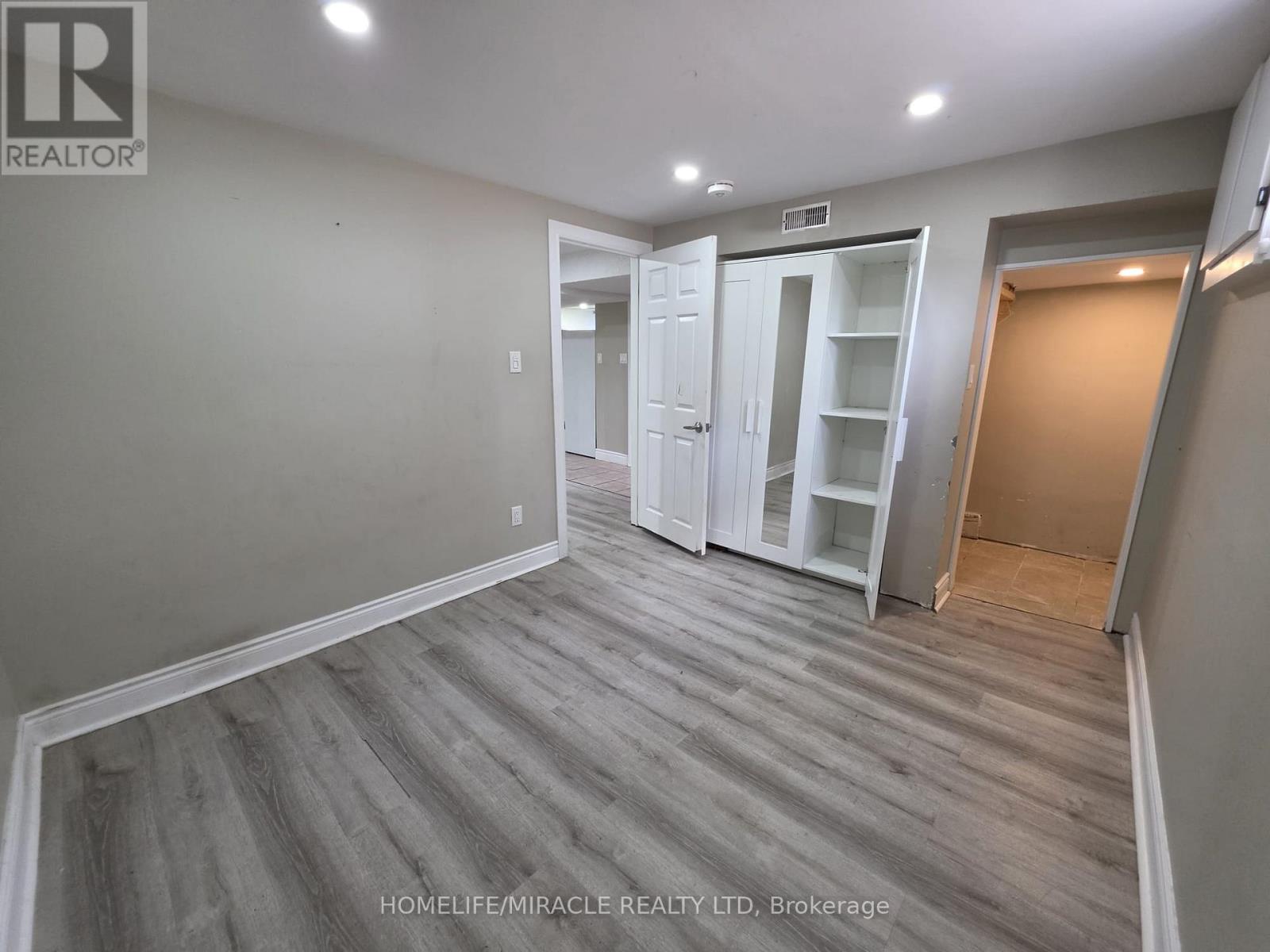 7150 DOUGLAS CRESCENT - Image 13