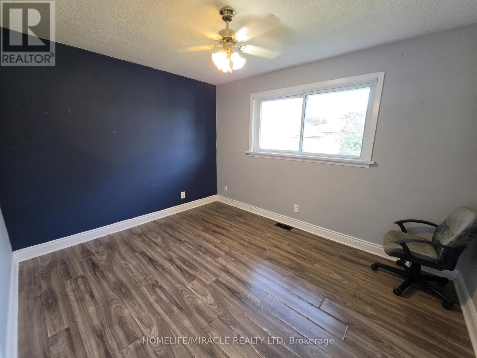 7150 DOUGLAS CRESCENT - Image 5