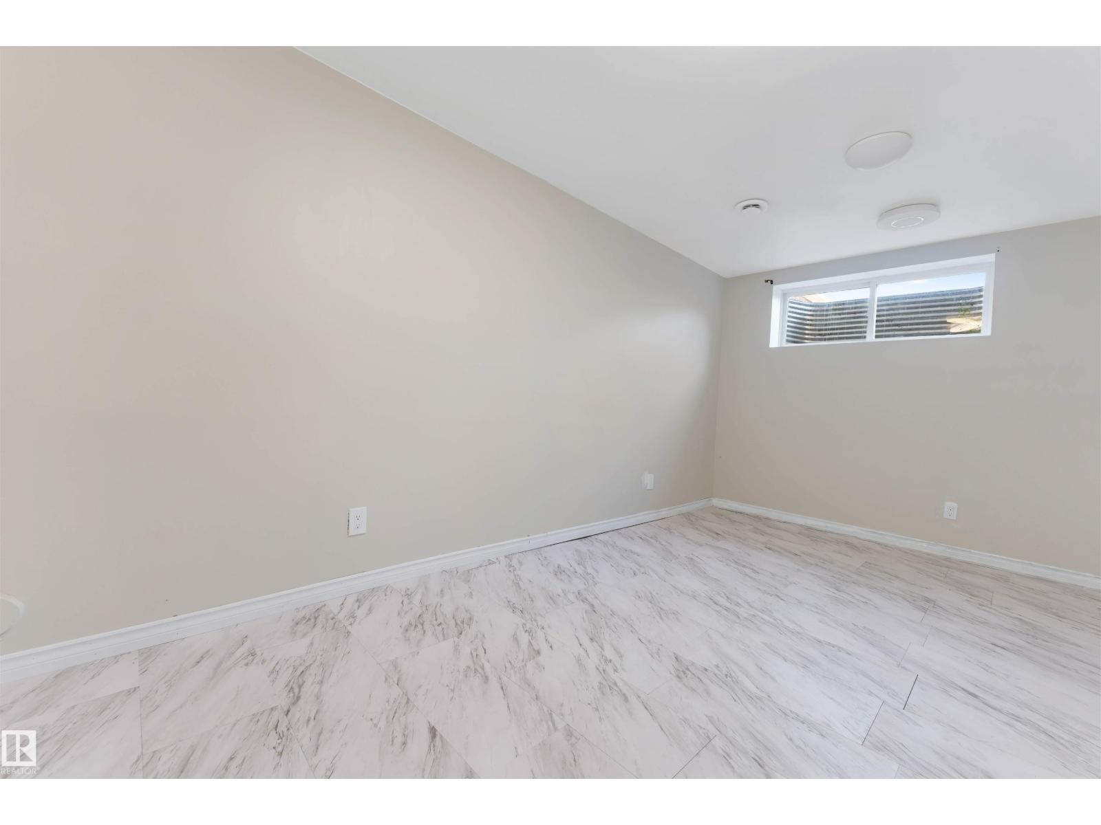1124 37A AV NW - Image 33
