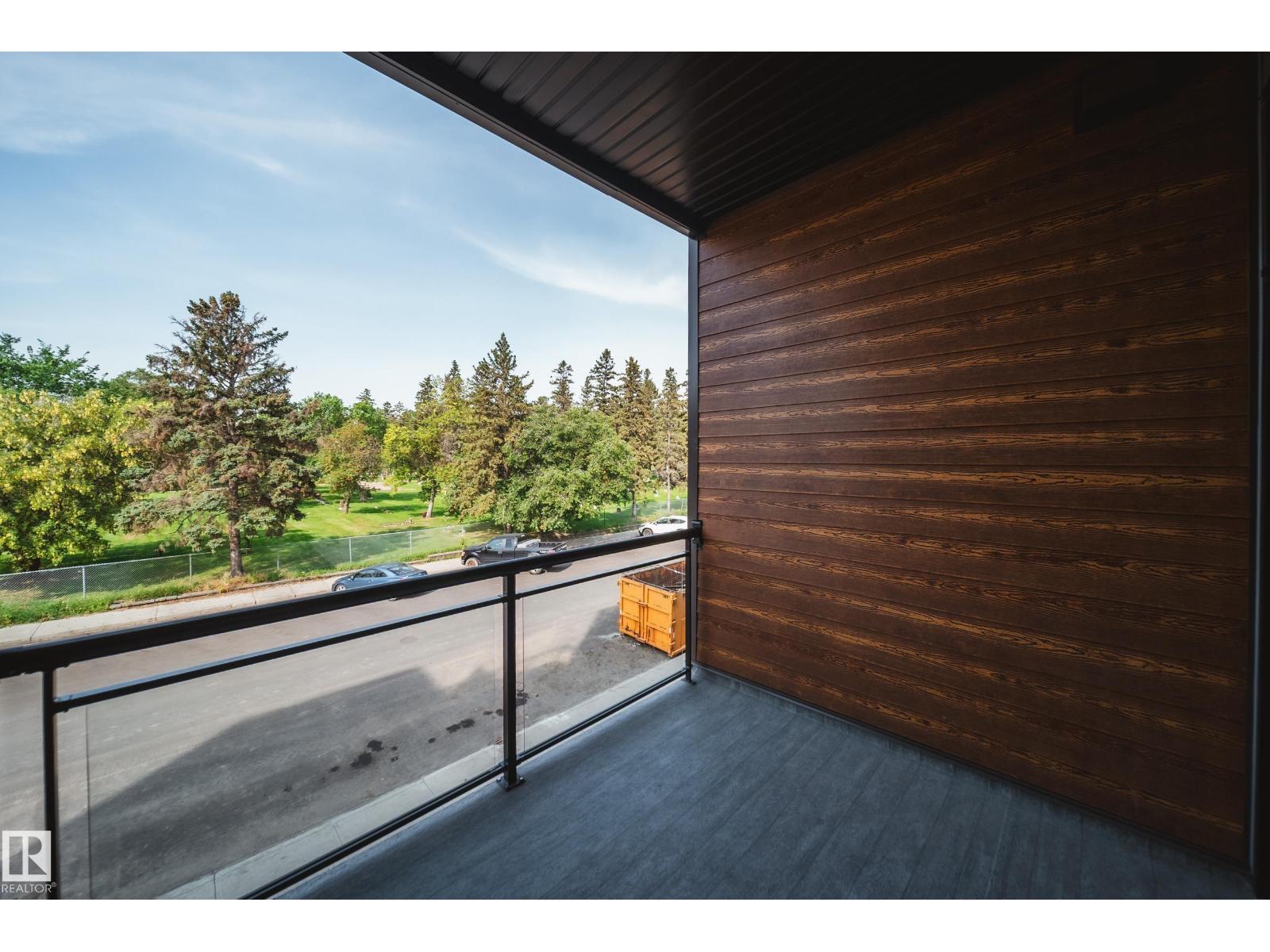 #228 10531 117 ST NW - 26