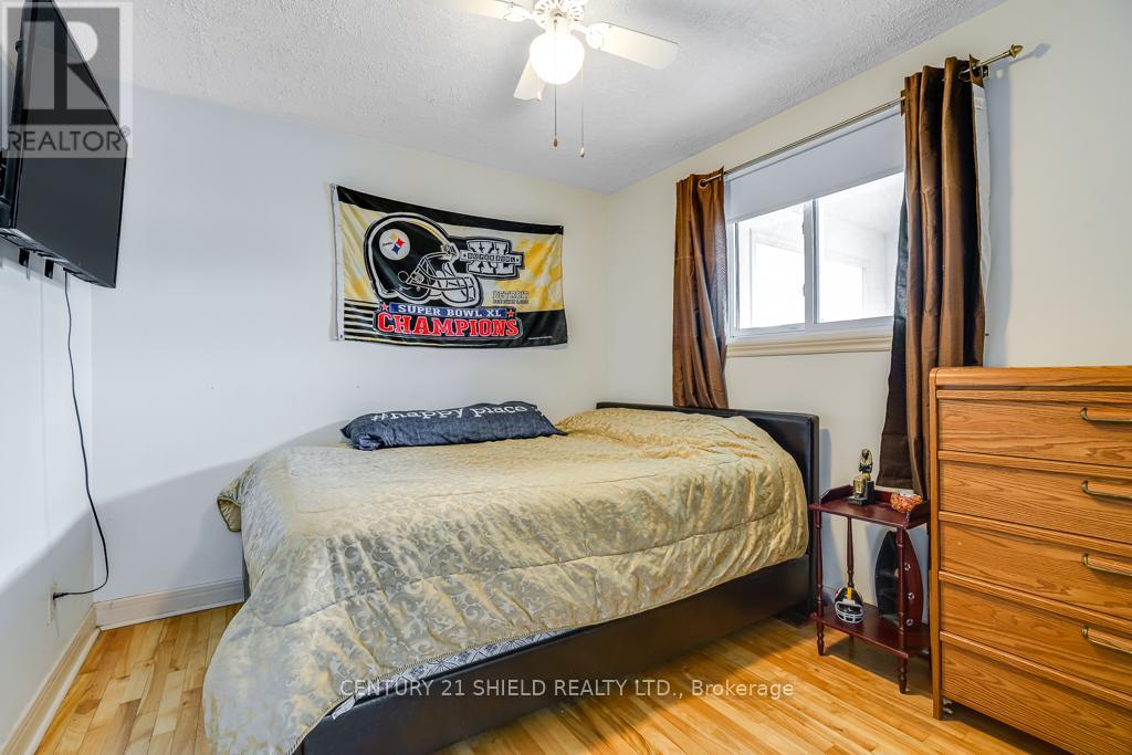 803 LEONARD AVENUE E - Image 12