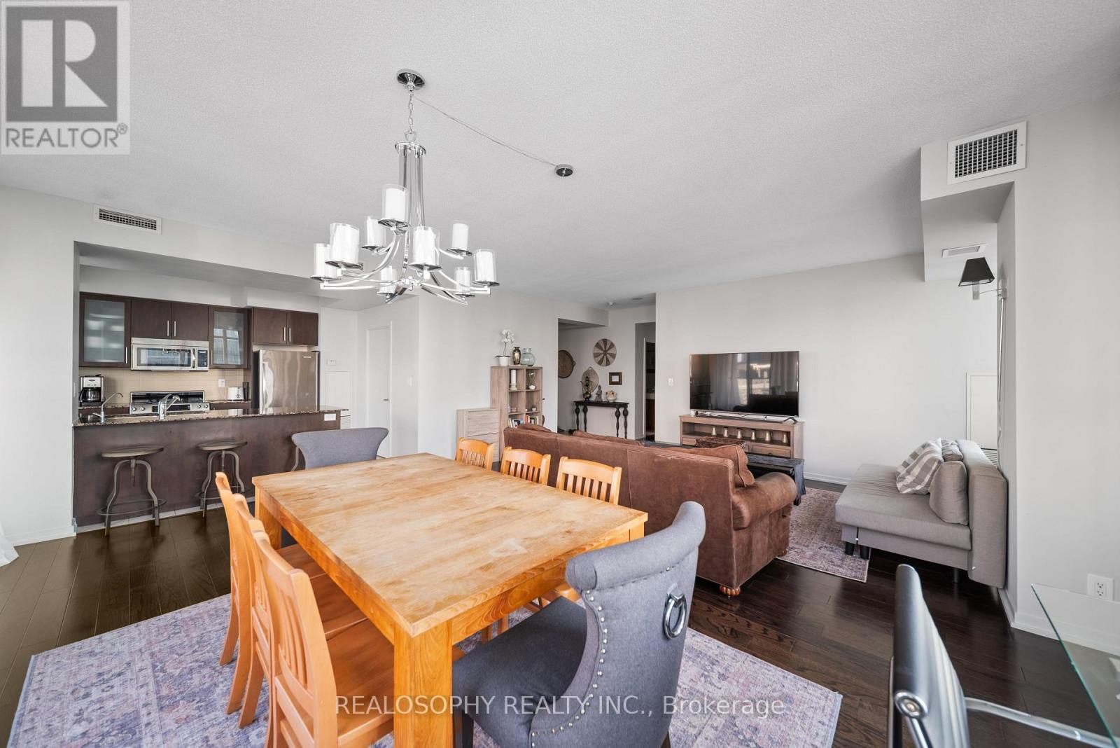 #4305 65 BREMNER BOULEVARD - Image 6