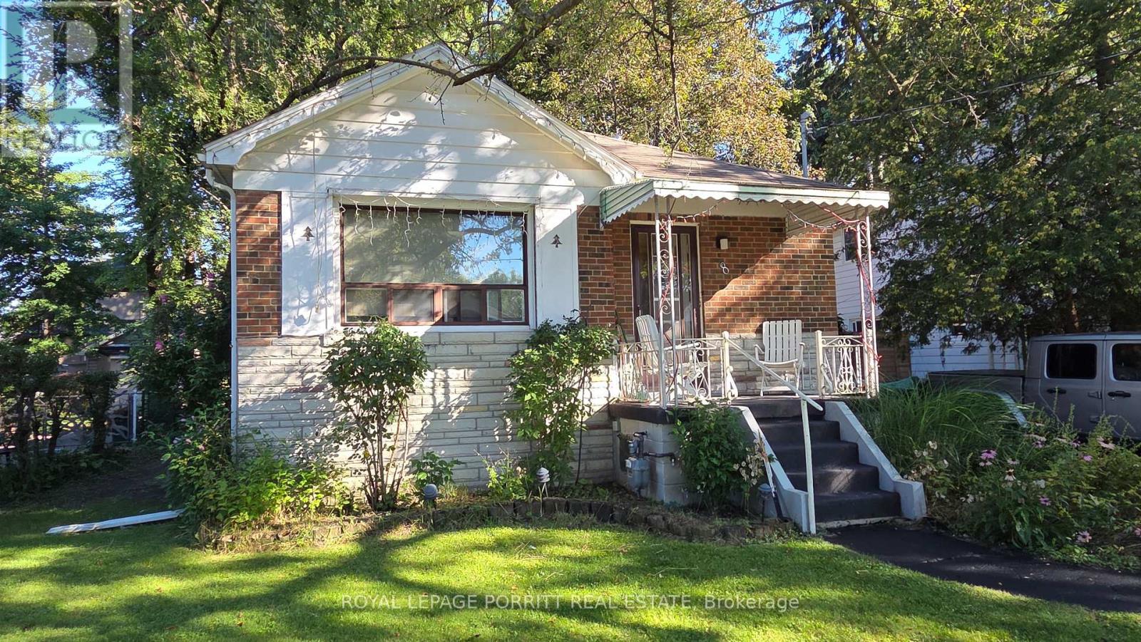 Photo of 8 Meaford Avenue