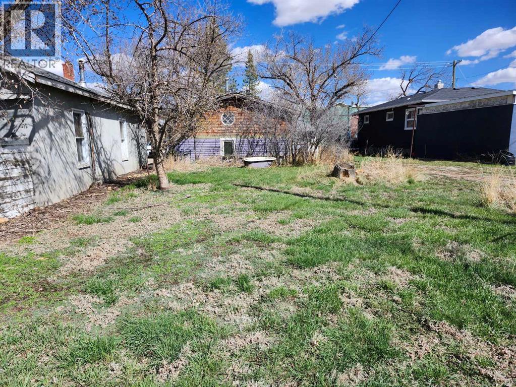 355 4 Street W - 15