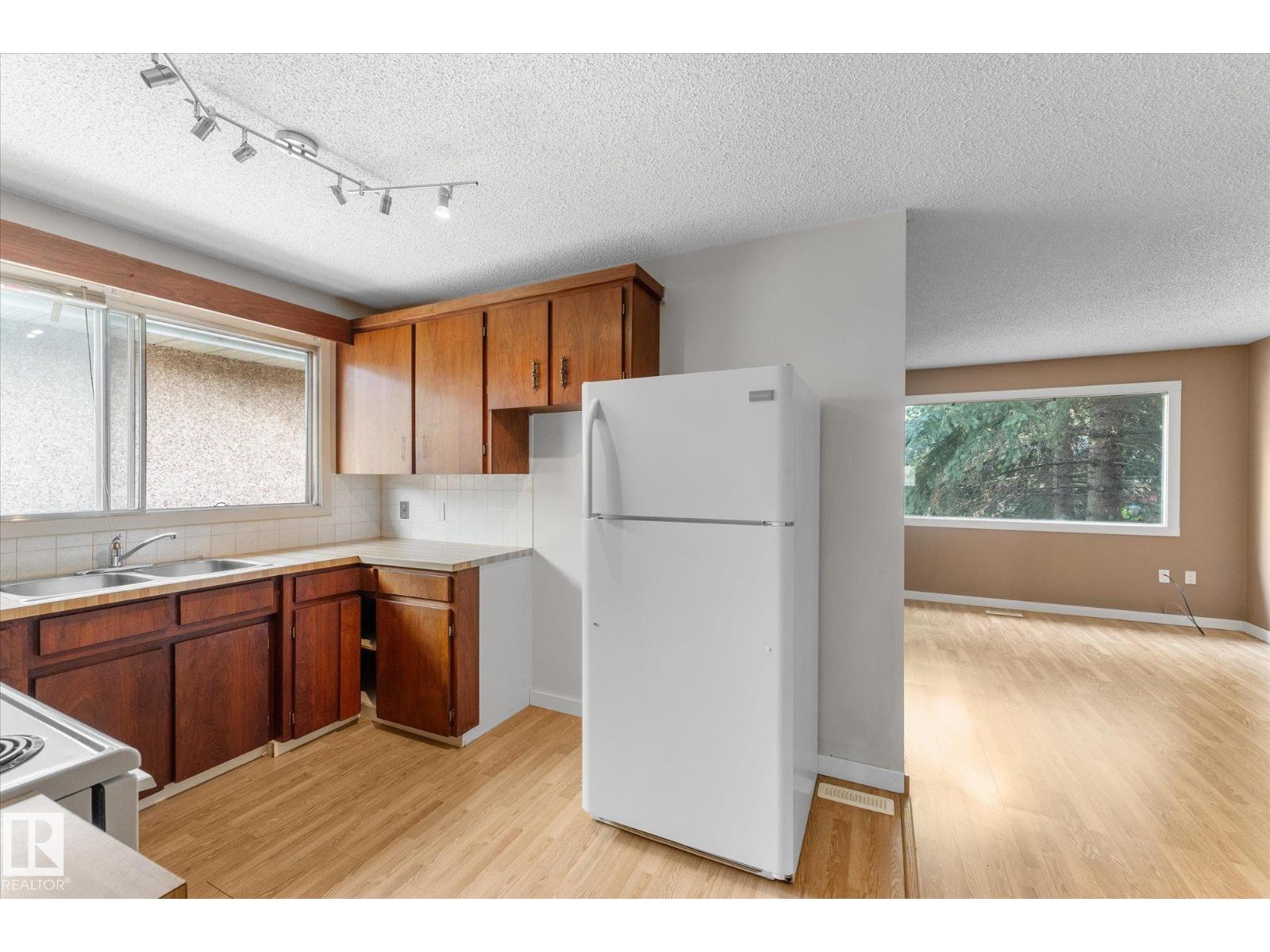 [private address] - Image 10