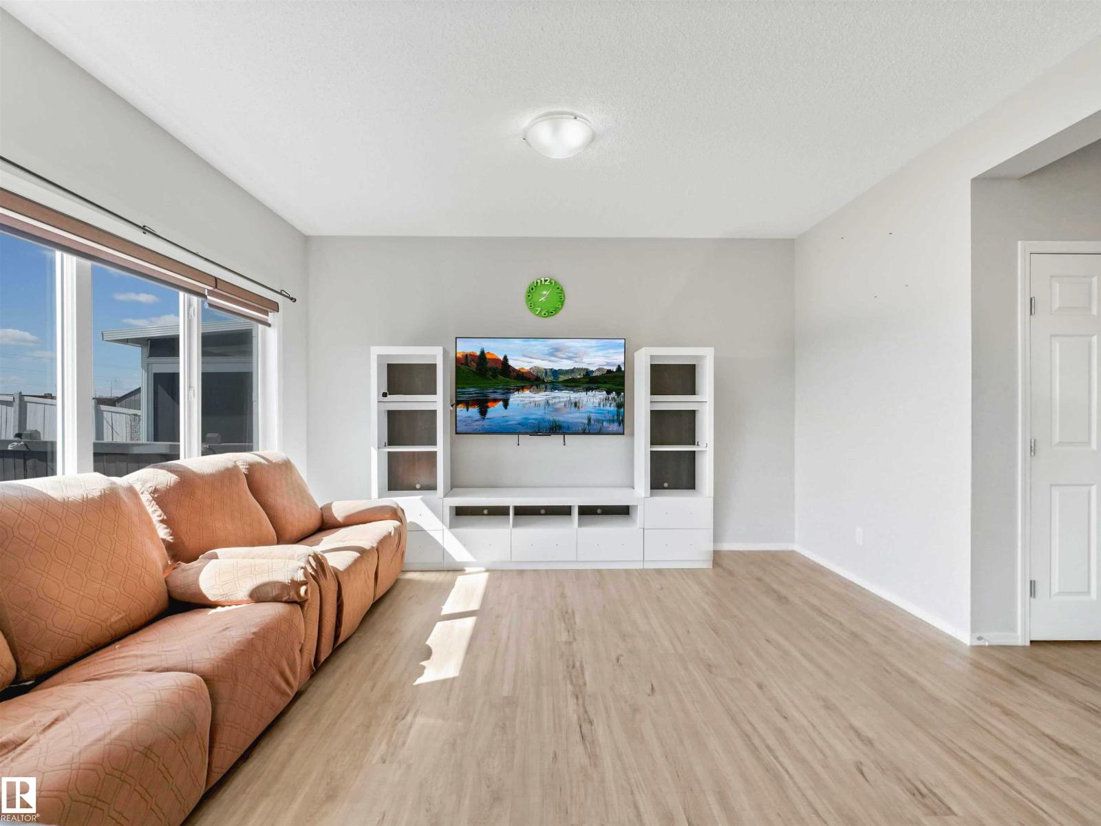 2435 12 AV NW - Image 41