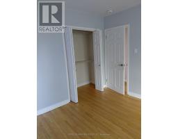 303 Millard(main Level) Avenue, Newmarket, ON L3Y1Z3 Photo 7