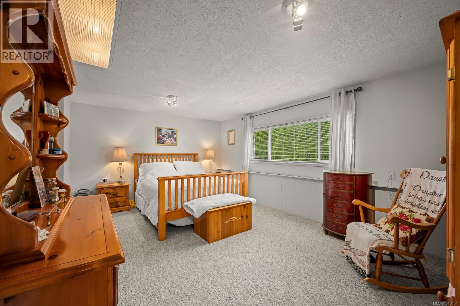 3980 Dillman Rd - Image 43
