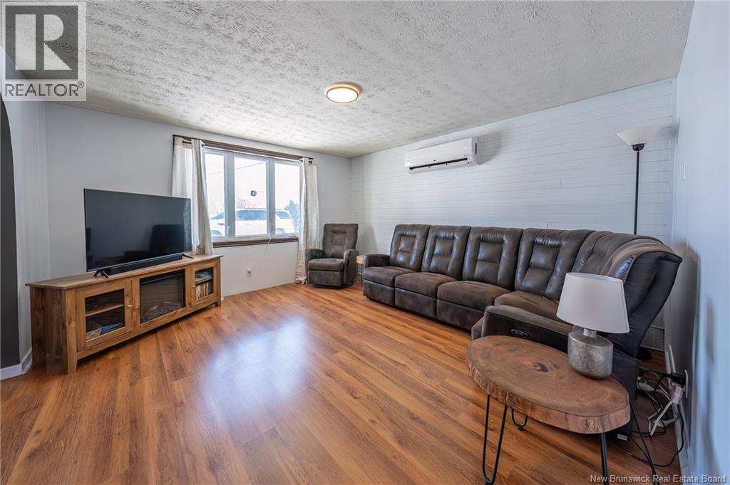 855 Walker Street - Image 29
