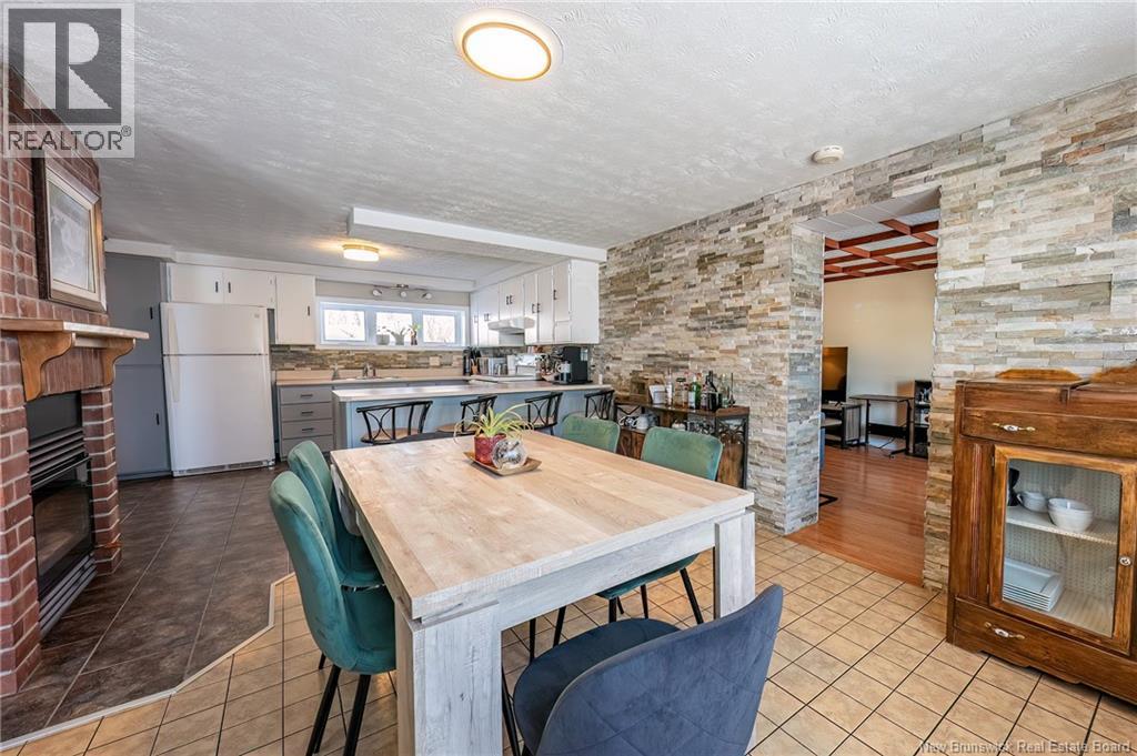 855 Walker Street - 15
