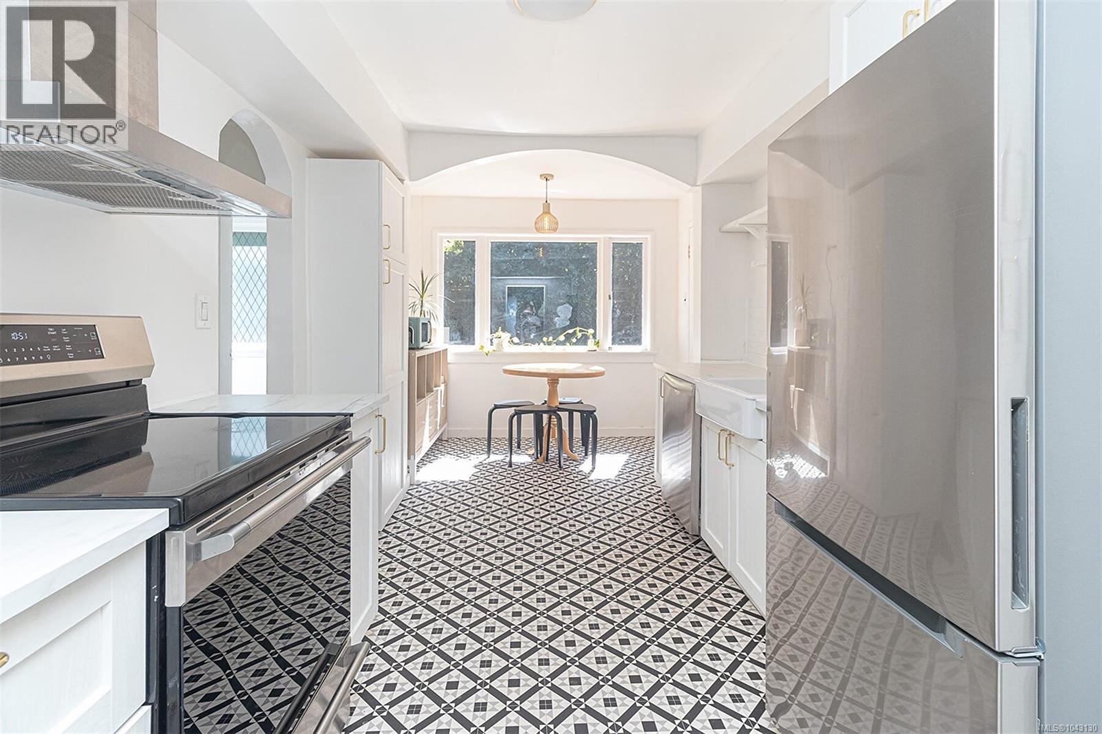337 Moss St - 14