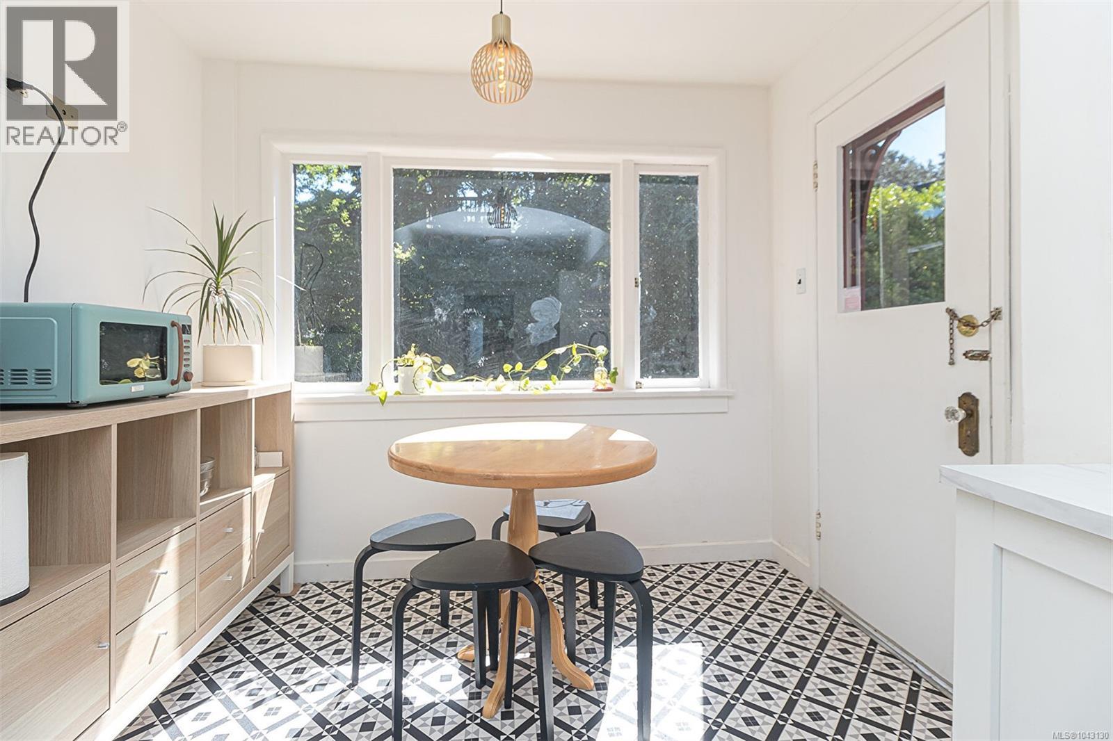 337 Moss St - Image 19